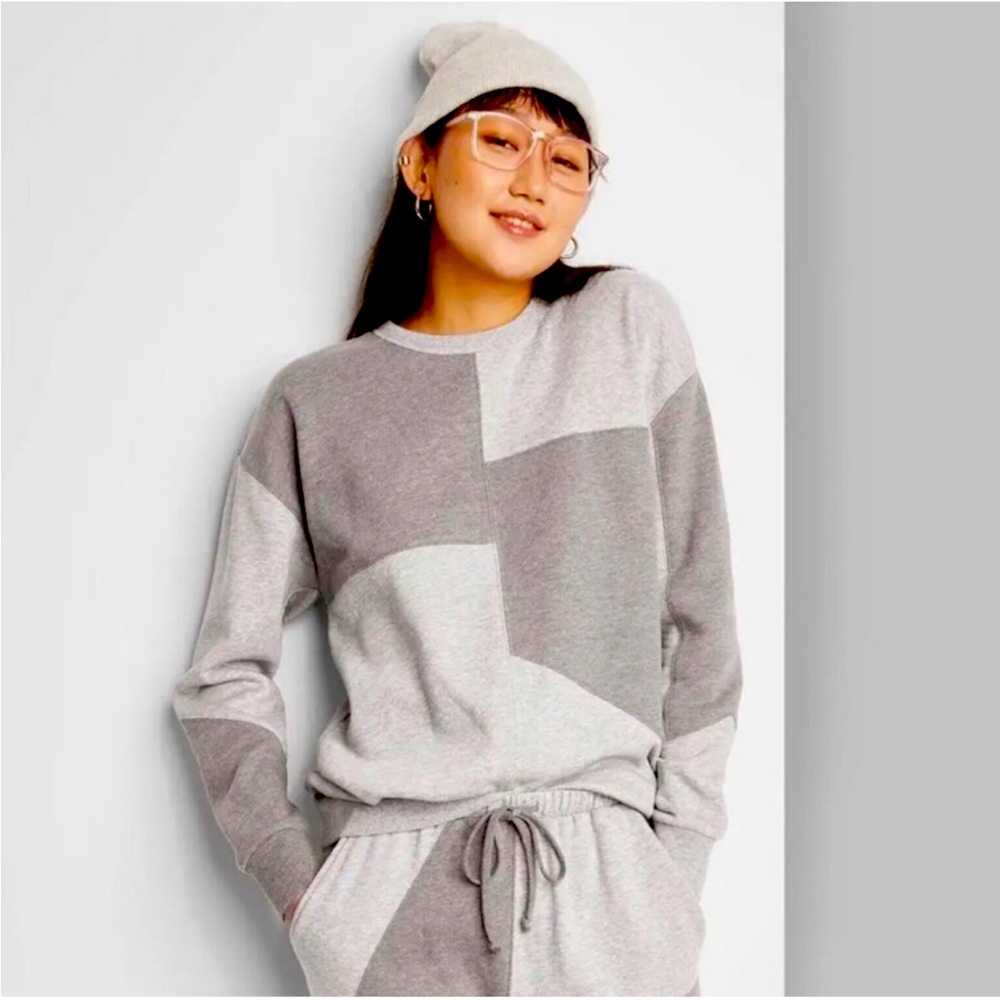 Gray & White Colorblock Crewneck Sweatshirt